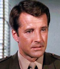 Lyle Waggoner (Coronel Steve Trevor)