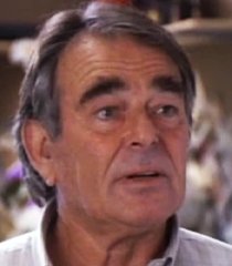 Jonathan Kent (Stuart Whitman)