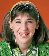 Blossom Russo (Mayim Bialik)