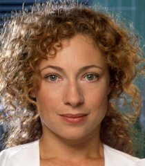 Dra. Elizabeth Corday (Alex Kingston)