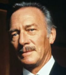Alexander Addington (Christopher Plummer)