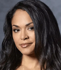 Cassie Reynolds (Karen Olivo)