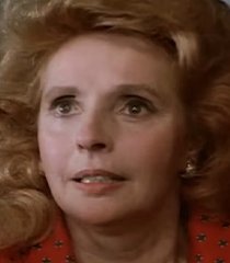 Annie Hartung (Madlyn Rhue)