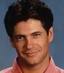 Dr. Michael Mancini (Thomas Calabro)