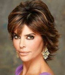 Victoria McBride (Lisa Rinna)