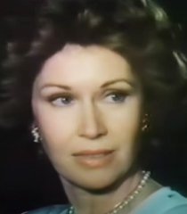 Georgia Cameron (Pat Crowley)