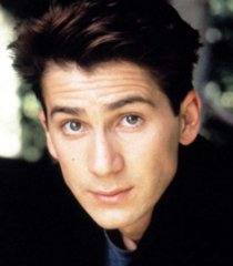 Justin Thompson (Michael Goorjian)