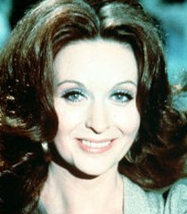 Caroline di Contini (Nyree Dawn Porter]0