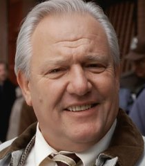 Det. Marion Zeke Crumb (Ron Dean)