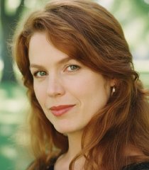 Alyson Veil (Megan Gallagher)