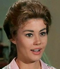 Betsy Garth (Roberta Shore)