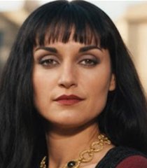Rainha Diana (Lisa Zane)
