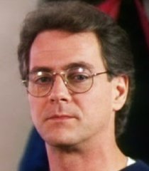 Edgar Teller (Francis Guinan)