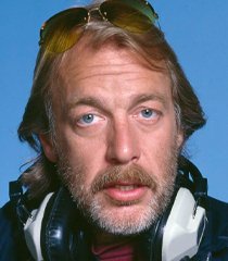 Charlie Moore (Howard Hesseman)