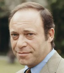 Noah Bain (Malachi Throne)