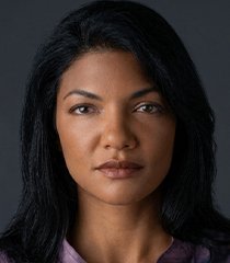 Dra. Sarah Chambers (Marjean Holden)